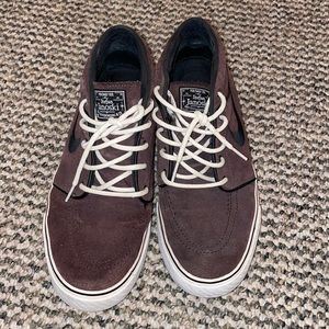 Nike skateboarding shoes